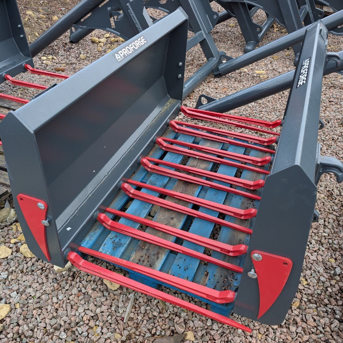 1500mm(5ft), 7 Floor Tines, Muck Fork Euro Bracket