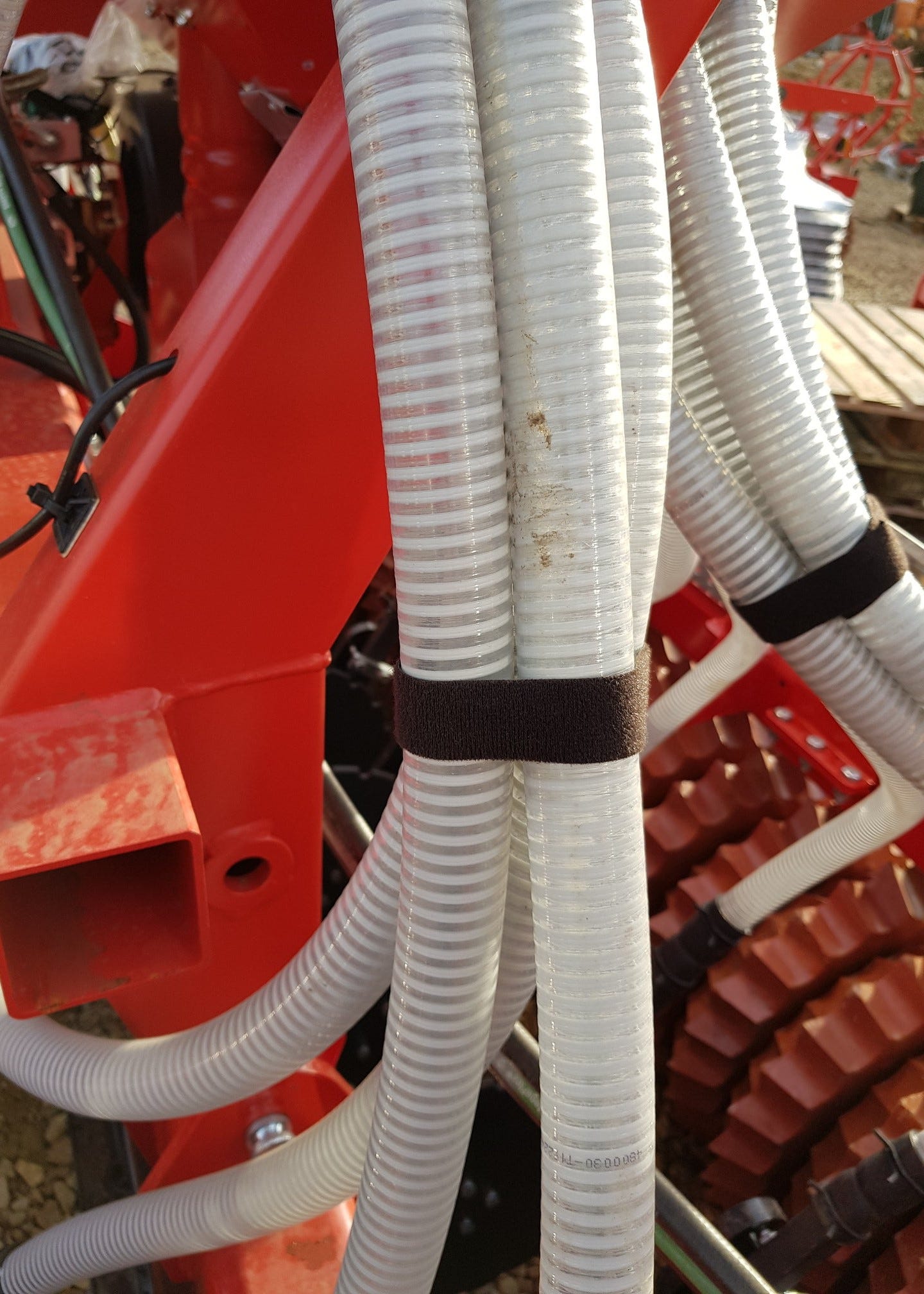 Angled Hose Sleeve suit Horsch/Moore OEM:00190189 | Agri-Linc